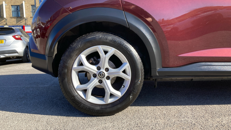 Nissan Juke 1.0 DiG-T 114 N-Connecta 5dr Petrol Hatchback